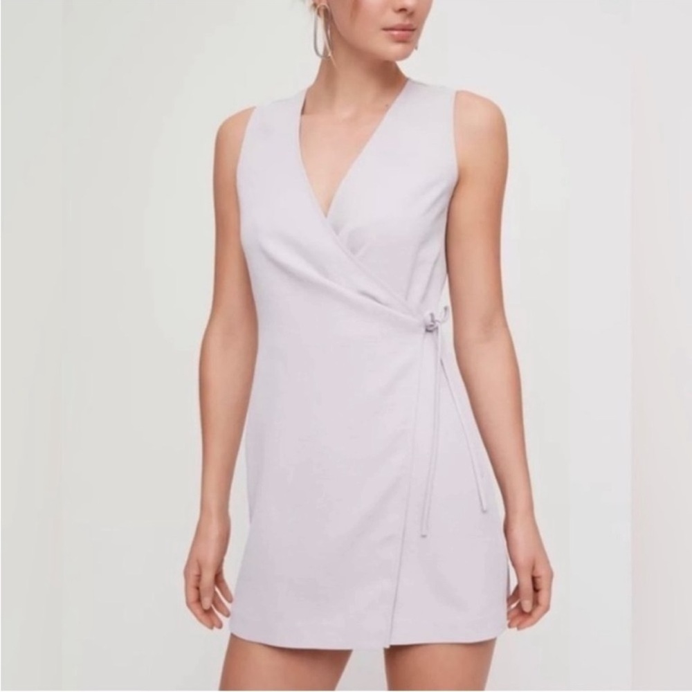 Aritzia Babaton Sigge Wrap Romper in Lilac
Fog, Size 6